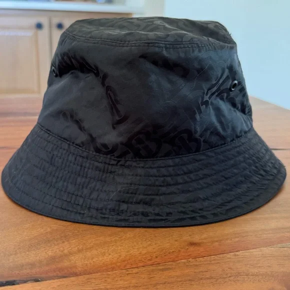 Burberry Monogram Jacquard Bucket Hat sz M - barely worn - Picture 6 of 10